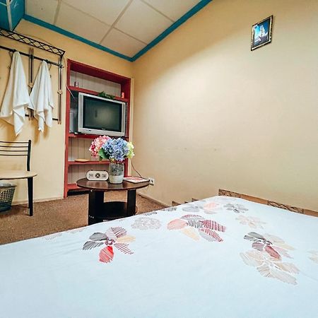 Guest House On Saksahanskoho Street Kiev Exterior foto